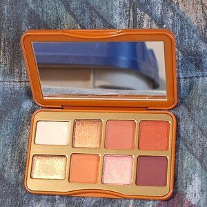 🍯 Too Faced – Salted Caramel Eyeshadow Palette (Limited Edition)